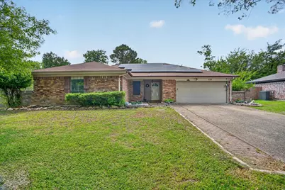 834 S Ridgeway Drive, Cleburne, TX 76033 - Photo 2