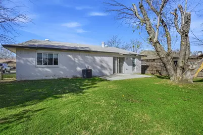 5544 Dunson Drive, Haltom City, TX 76148 - Photo 4