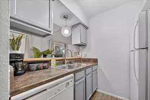 1810 N Garrett Ave, Dallas, TX 75206 - Photo 12