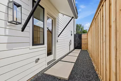 4525 Hopkins Avenue, Dallas, TX 75209 - Photo 24