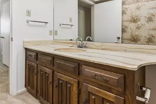 1017 Ravencroft Dr, Garland, TX 75043 - Photo 12