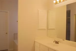 7525 Parkgate Dr, Fort Worth, TX 76137 - Photo 14