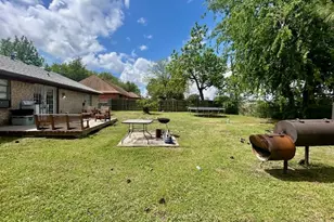 709 Contour Dr, Mexia, TX 76667 - Photo 10