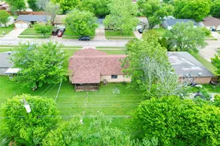 858 Lexington Dr, Lancaster, TX 75134 - Photo 24