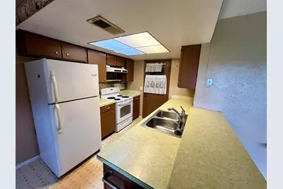 858 Lexington Drive, Lancaster, TX 75134 - Photo 10