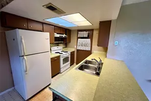 858 Lexington Dr, Lancaster, TX 75134 - Photo 10