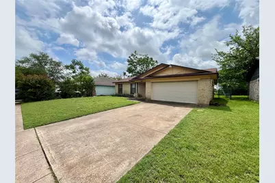 858 Lexington Drive, Lancaster, TX 75134 - Photo 2
