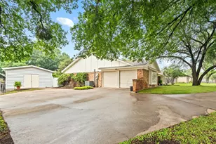 2817 Downing Ct, Bedford, TX 76021 - Photo 2