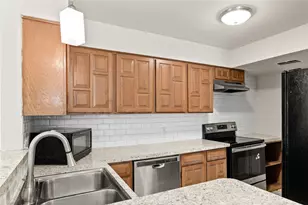 2200 Seville Ct, Dalworthington Gardens, TX 76013 - Photo 12