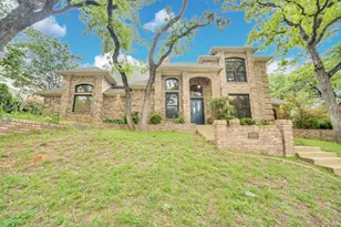 6105 Waterview Dr, Arlington, TX 76016 - Photo 1