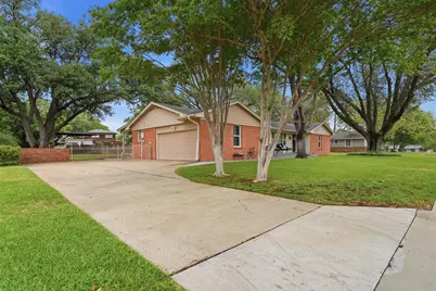 1216 Hilltop Drive, Cleburne, TX 76033 - Photo 4