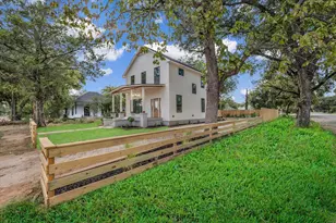 718 Tyler St, Waco, TX 76704 - Photo 2