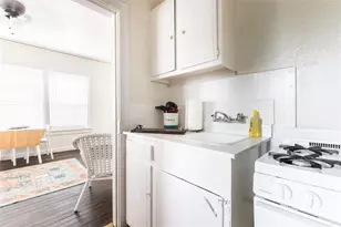 324 W Canty St, Dallas, TX 75208 - Photo 8