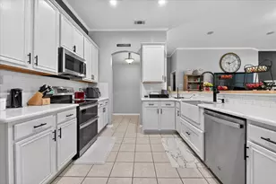 617 Bent Oak Dr, Fort Worth, TX 76131 - Photo 2