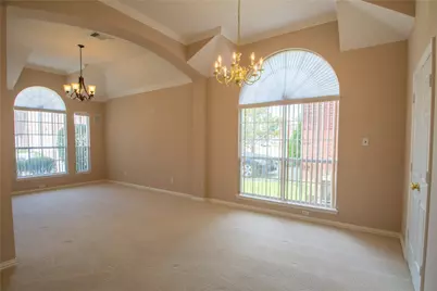 5809 Coldsworth Court, Arlington, TX 76018 - Photo 8