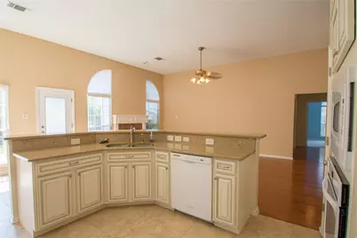 5809 Coldsworth Court, Arlington, TX 76018 - Photo 6