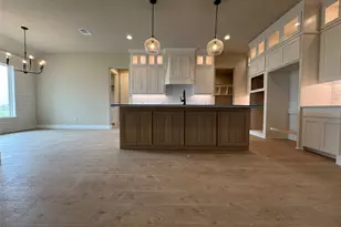 140 Chapowits, Godley, TX 76044 - Photo 2