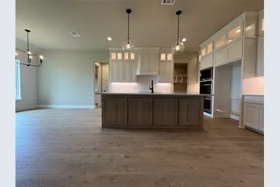 140 Chapowits, Godley, TX 76044 - Photo 2
