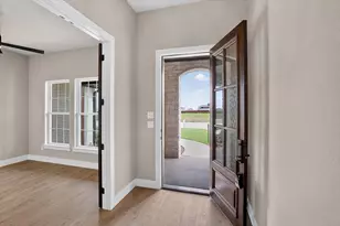 140 Chapowits, Godley, TX 76044 - Photo 4