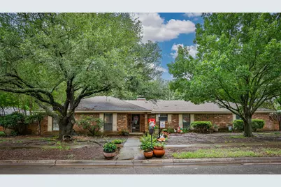 2002 Everglade Drive, Gainesville, TX 76240 - Photo 1