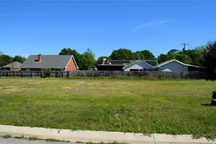 304 Preston Rd, Mabank, TX 75147 - Photo 1