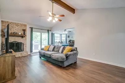 529 Jayellen Avenue, Burleson, TX 76028 - Photo 10