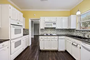 9209 Chimneywood Dr, Rowlett, TX 75089 - Photo 12