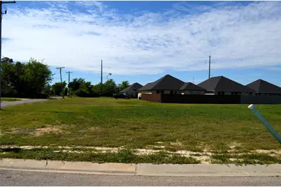303 Preston Road, Mabank, TX 75147 - Photo 4