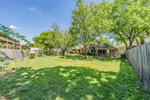 702 Jonathan Dr, Euless, TX 76040 - Photo 40