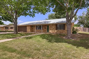 1110 Gifford Dr, Granbury, TX 76048 - Photo 4