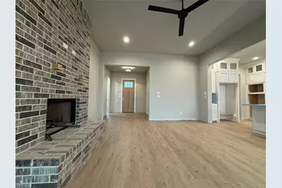 136 Chapowits, Godley, TX 76044 - Photo 6