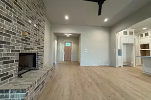 136 Chapowits, Godley, TX 76044 - Photo 6