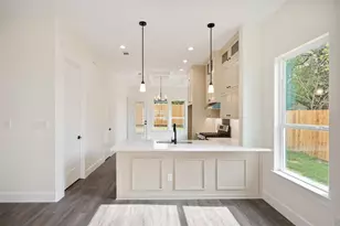 802 5 N Needmore St, Athens, TX 75751 - Photo 2