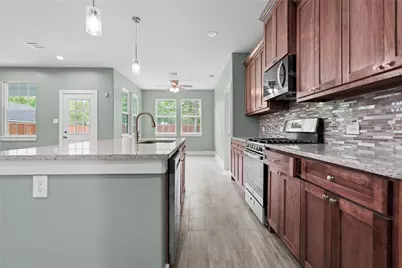 205 W 11th Street, Bonham, TX 75418 - Photo 4