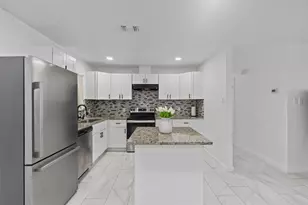 434 W Phillips Ct, Grand Prairie, TX 75051 - Photo 14