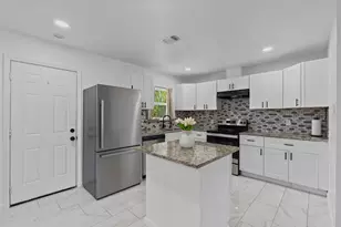 434 W Phillips Ct, Grand Prairie, TX 75051 - Photo 8