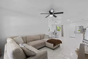 434 W Phillips Ct, Grand Prairie, TX 75051 - Photo 6