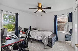 434 W Phillips Ct, Grand Prairie, TX 75051 - Photo 16