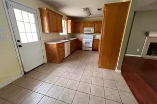 304 Bryant St, Pottsboro, TX 75076 - Photo 4