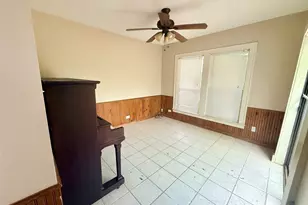 302 W Orville St, Wills Point, TX 75169 - Photo 8