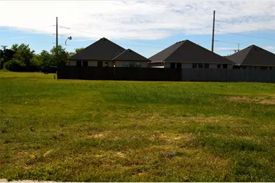 305 Preston Road, Mabank, TX 75147 - Photo 2