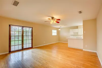 2104 Meadow Dale, Irving, TX 75060 - Photo 6