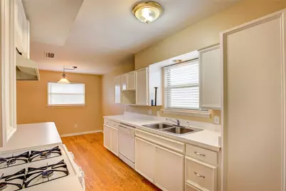 2104 Meadow Dale, Irving, TX 75060 - Photo 12