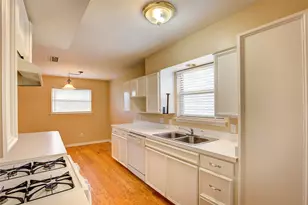 2104 Meadow Dale, Irving, TX 75060 - Photo 12