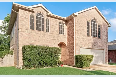 5715 Creekhollow Drive, Arlington, TX 76018 - Photo 2