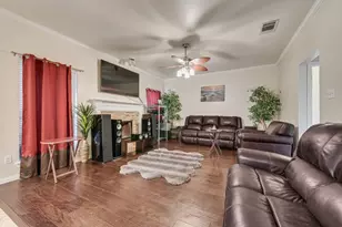 5715 Creekhollow Dr, Arlington, TX 76018 - Photo 12