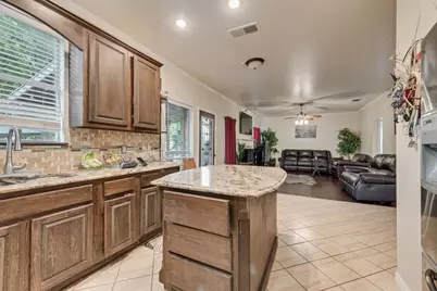 5715 Creekhollow Drive, Arlington, TX 76018 - Photo 18