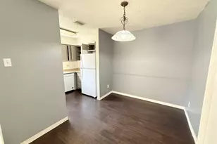 2641 Santa Barbara Dr, Grand Prairie, TX 75052 - Photo 4