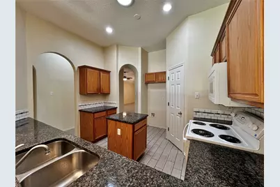 609 Blueberry Hill Lane, Mansfield, TX 76063 - Photo 8