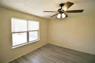 609 Blueberry Hill Ln, Mansfield, TX 76063 - Photo 10